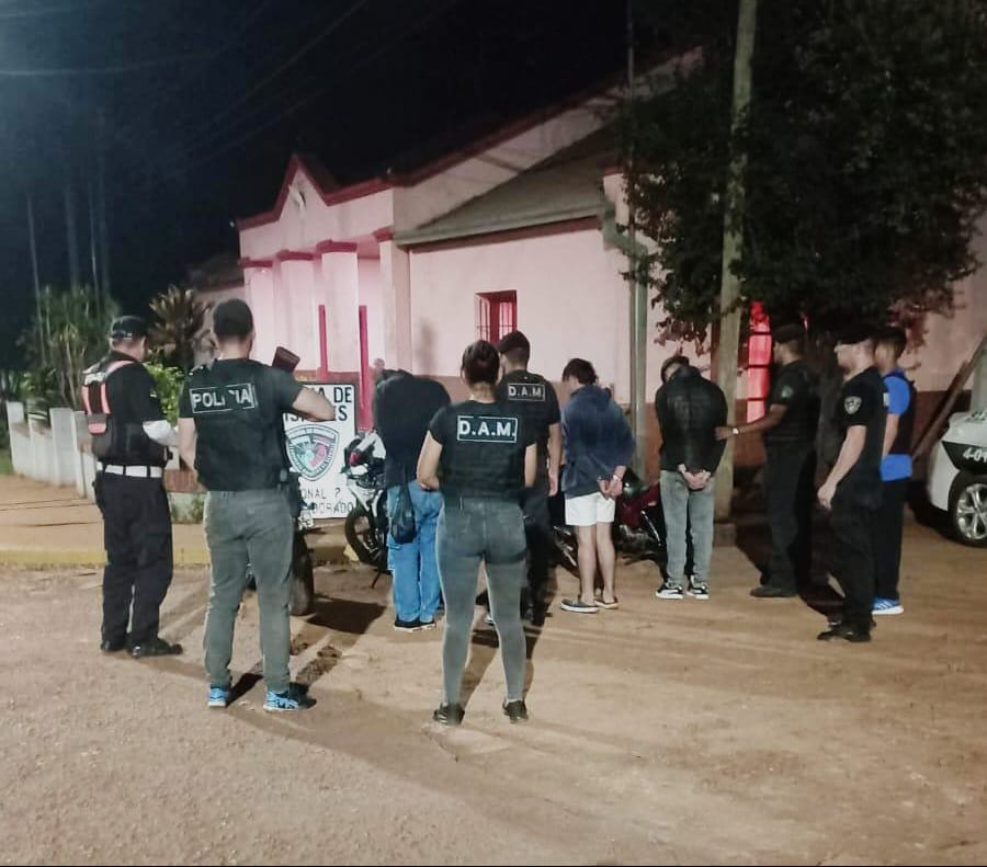 Tres jóvenes detenidos por maniobras peligrosas y picadas en la Costanera de Eldorado 2